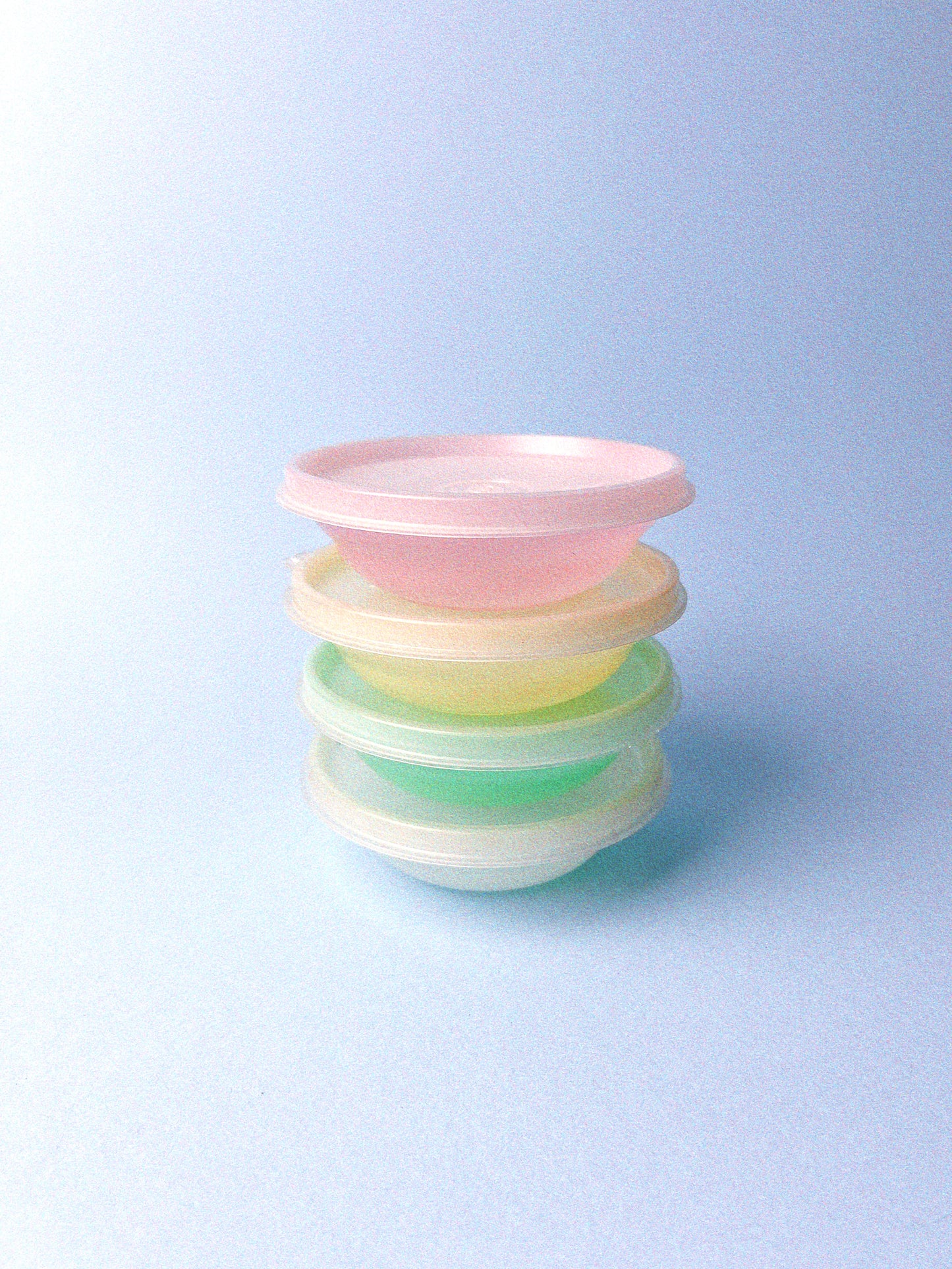 Tupperware Snack Bowls with Lids, Set of 4