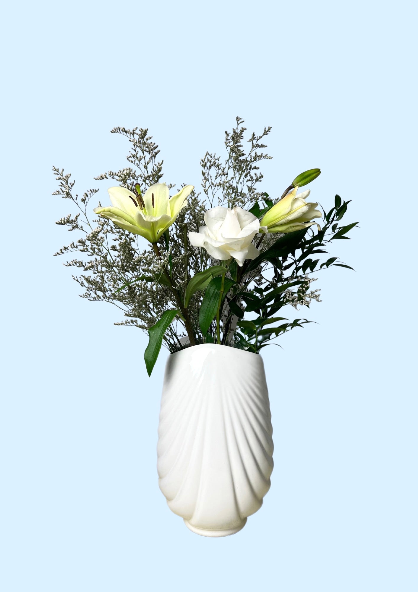 Pearl Draped Ceramic Shell | White