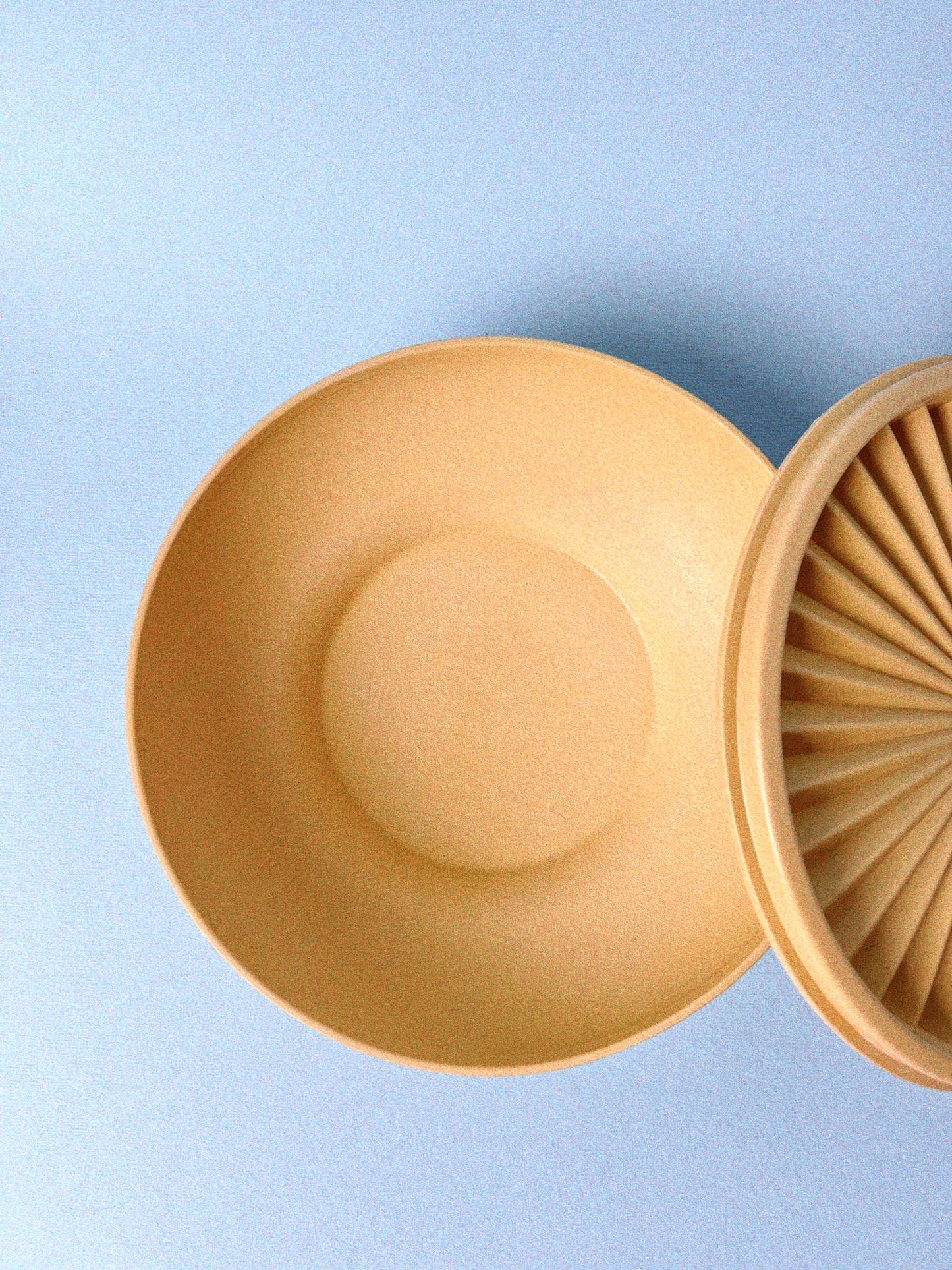 Tupperware Cereal/Salad Bowl with Lid