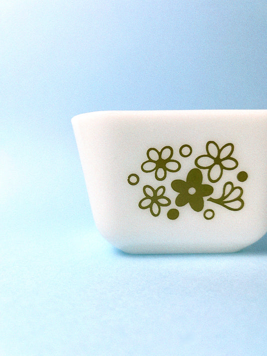 Vintage Spring Blossom Pyrex Fridgie | 501 B