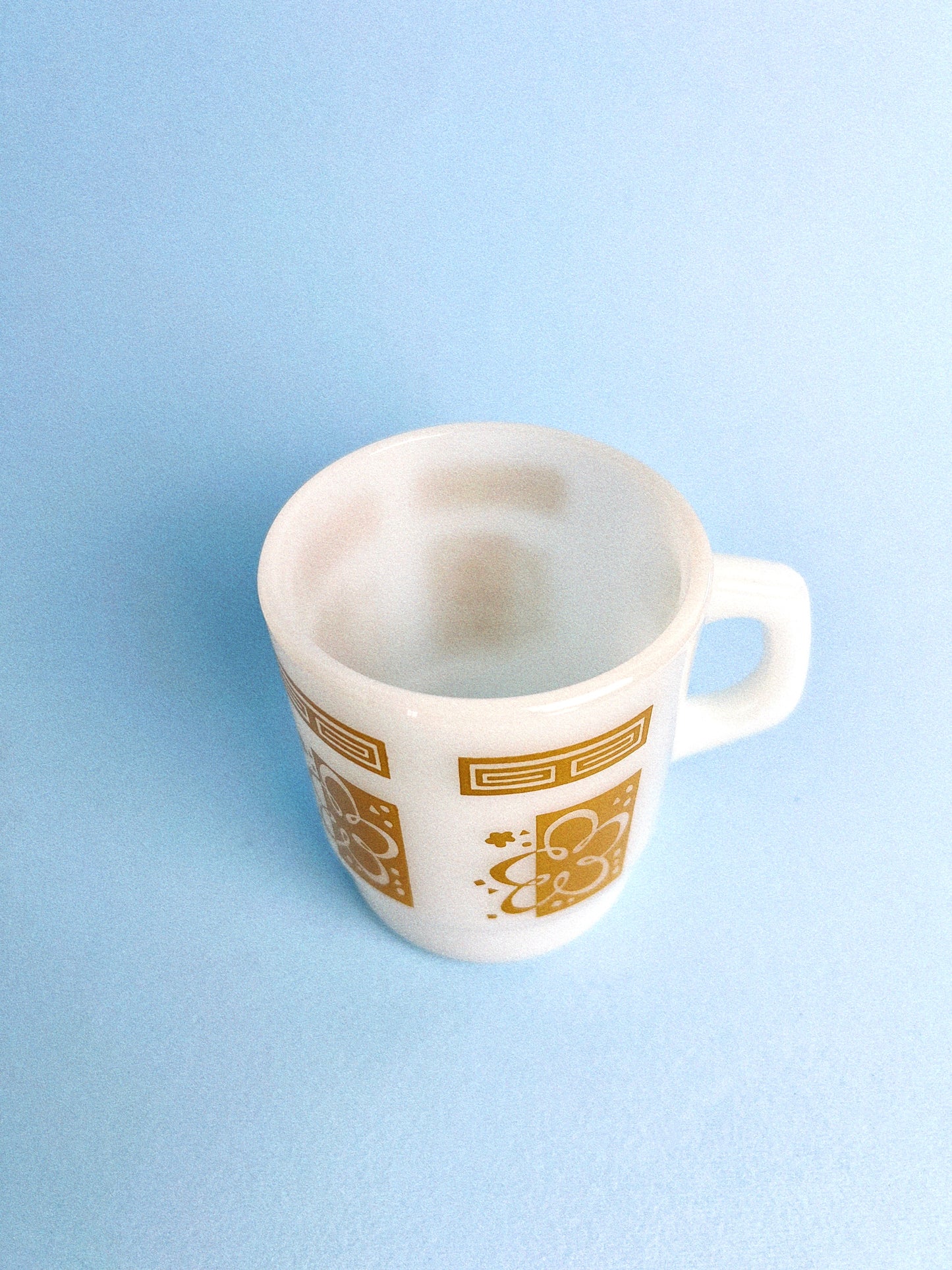 Anchor Hocking Atomic Flower Milk glass Motif Mug