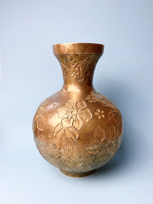 Saanvi Brass Vase