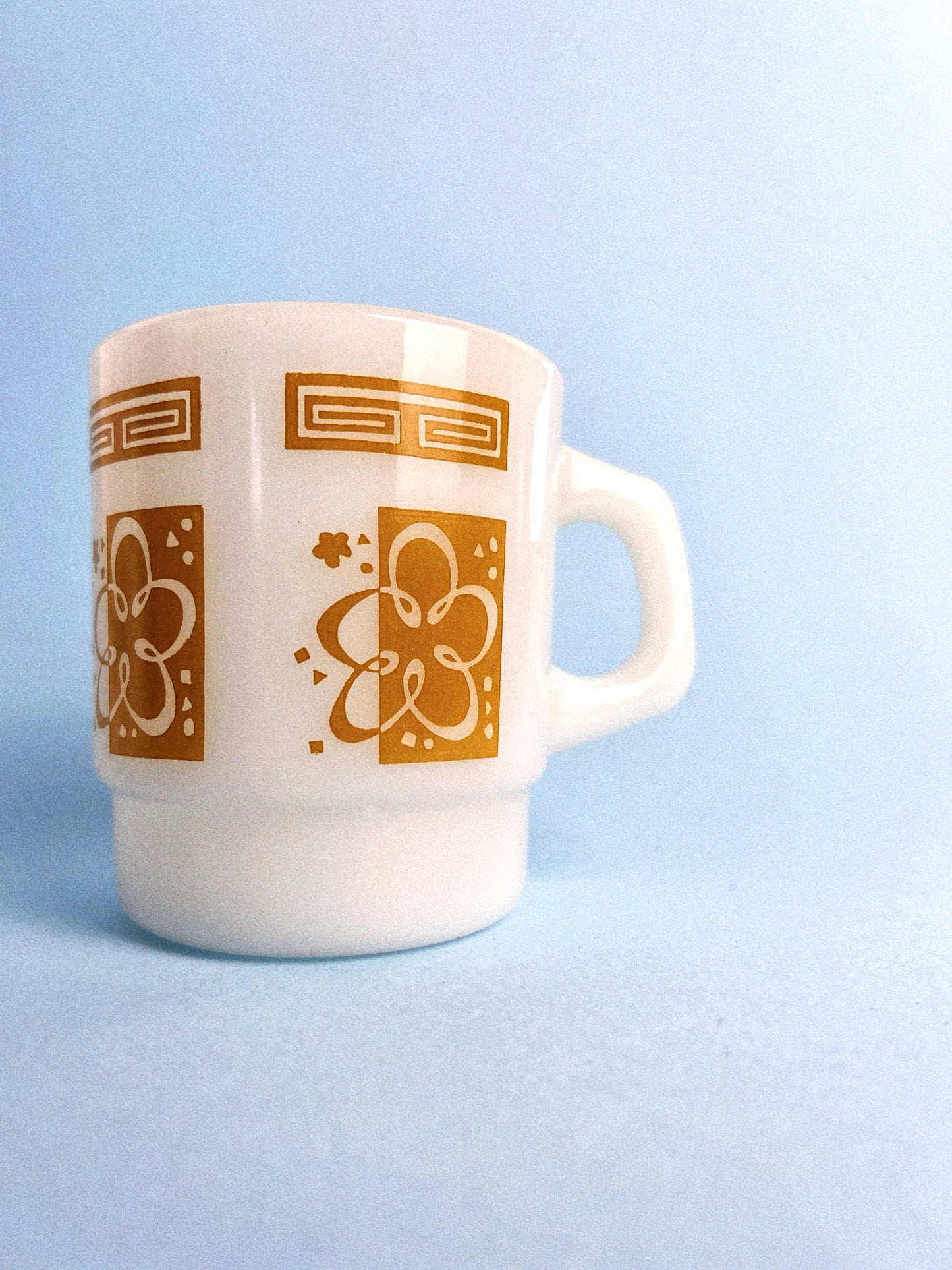 Anchor Hocking Atomic Flower Milk glass Motif Mug