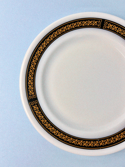 Vintage Pyrex Fleur De Lis Ebony Dinner Plates - Set of 4