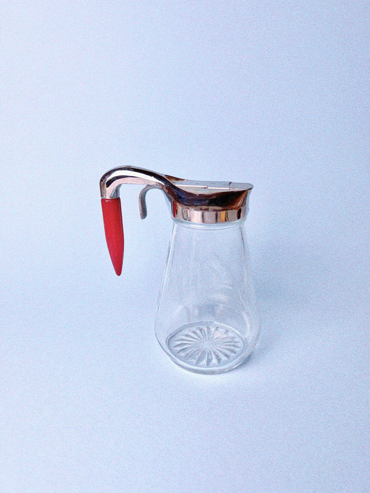 Vintage Walker Dripless Maple Syrup Server w’ Cherry Red Bakelite Torpedo Bullet Handle