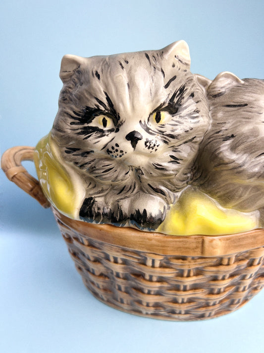 Vintage Kittens in Basket Cookie Jar