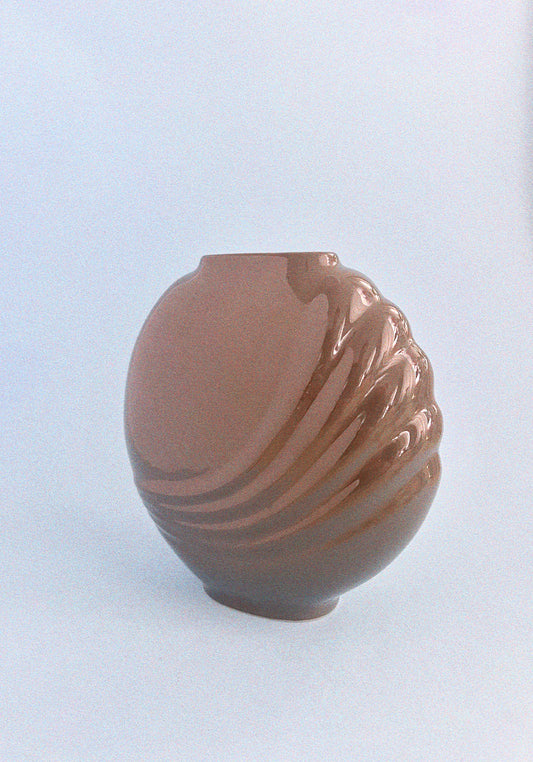 Vintage Art Deco Grey Shell Vase